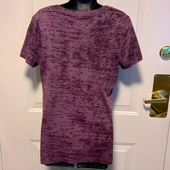 NEXT LEVEL 🦎 TROPICAL PURPLE/PINK DISTRESSED GECKO LIZARD T-SHIRT Women’s XL - Picture 3 of 7